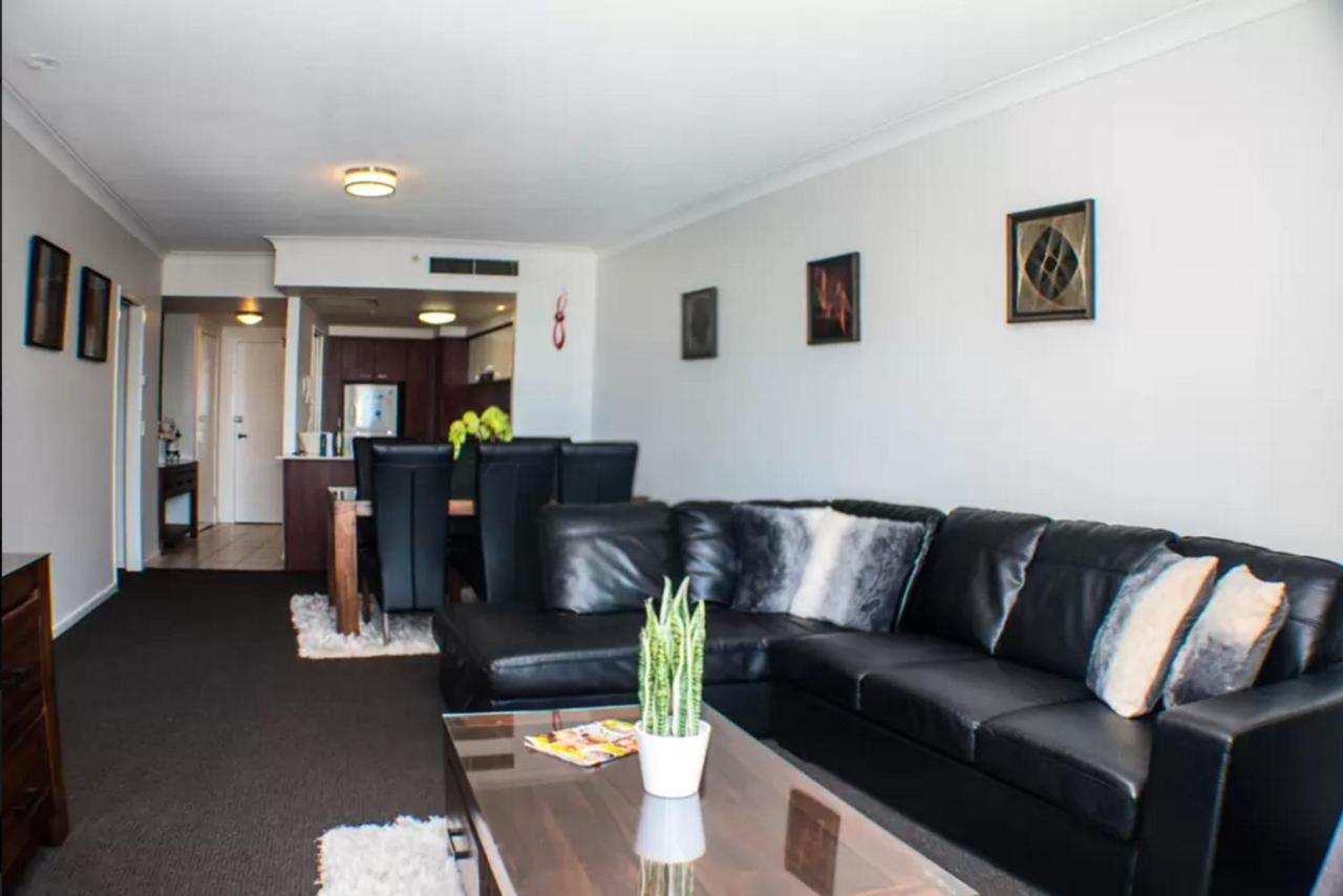 Deluxe Chevron Renaissance Lägenhet Guldkusten Exteriör bild
